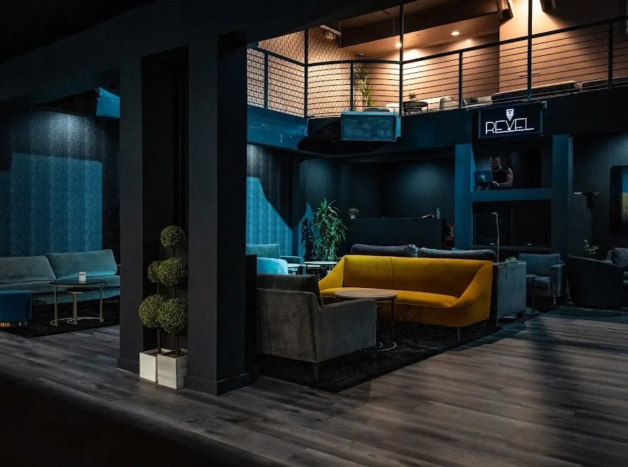 Revel Lounge