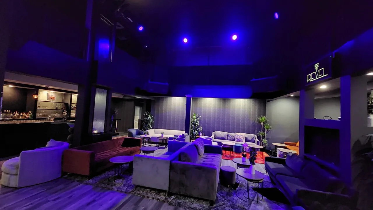 Revel Lounge