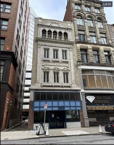 The Lyric Penthouse with Private Rooftop