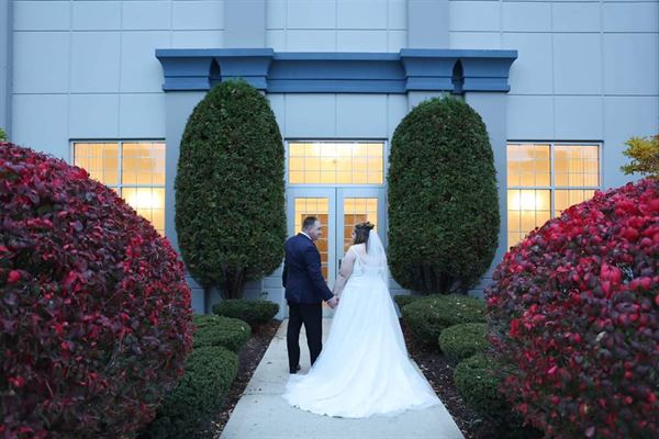 Posh Banquets & Events Center at Clarion Hotel Joliet
