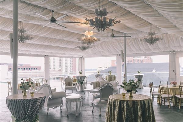 DoubleTree by Hilton Tall.