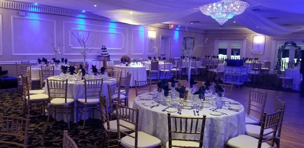 The Chandelier at Flanders Valley Weddings