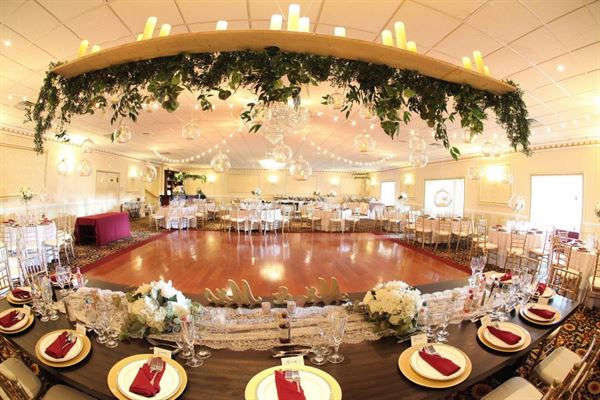 The Chandelier at Flanders Valley Weddings