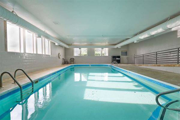 Best Western Plus Bourbonnais Hotel & Suites