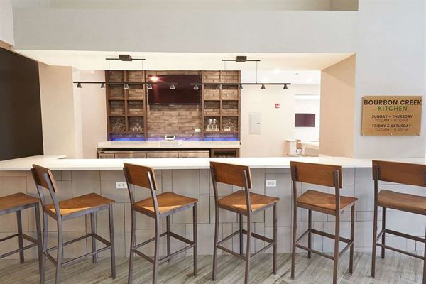 Best Western Plus Bourbonnais Hotel & Suites