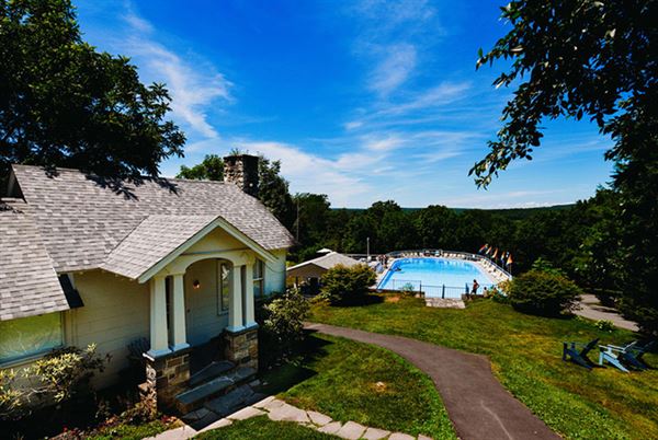 Rainbow Mountain Resort