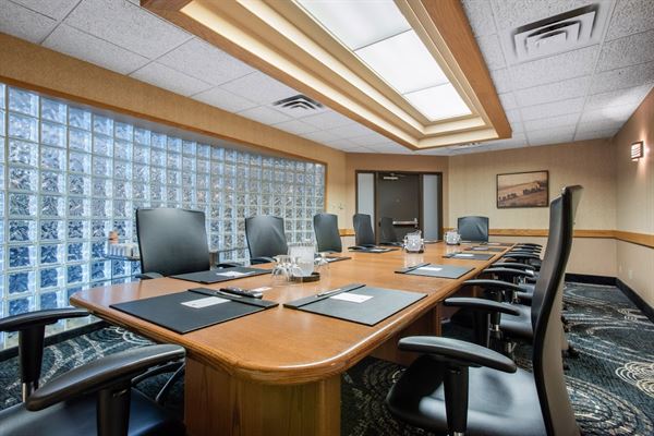 Clarion Hotel & Suites Brandon