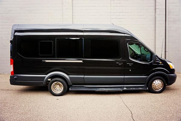 Sioux Falls Limo Bus