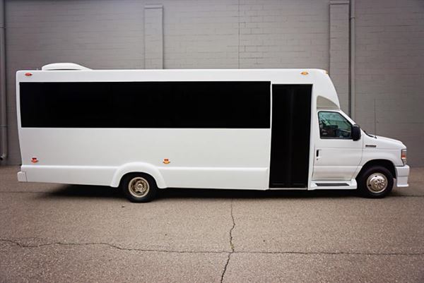 Sioux Falls Limo Bus