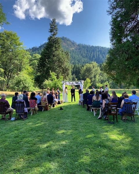 Wolf Creek Inn and Tavern