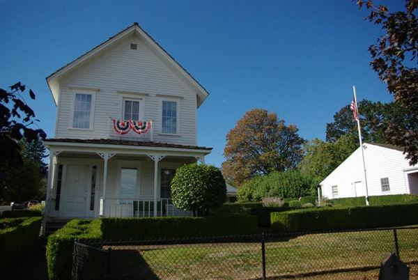 Caples House Museum Complex