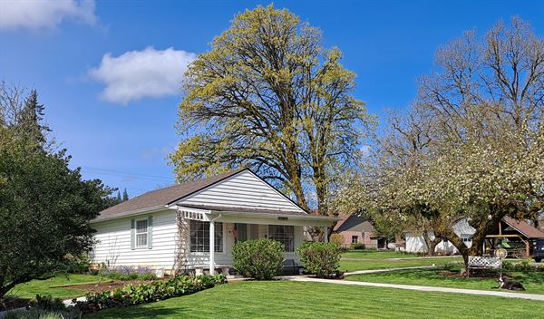 Caples House Museum Complex