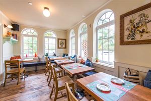 27 Restaurant Downstairs