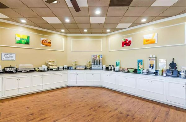 Quality Inn Roanoke Airport