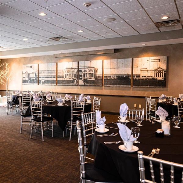 Curly's Grille & Banquet Center