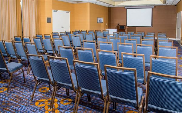 Courtyard Marriott Riverside / UCR