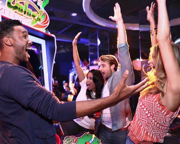 Dave & Buster's Palisades