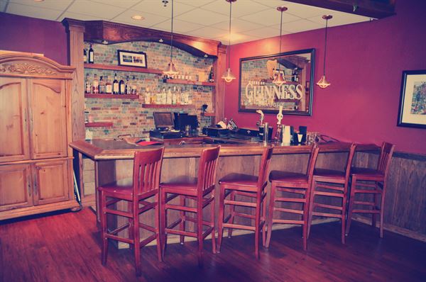 Cleveland Pub & Grill