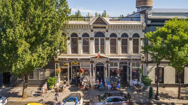 Kells Irish Restaurant & Pub