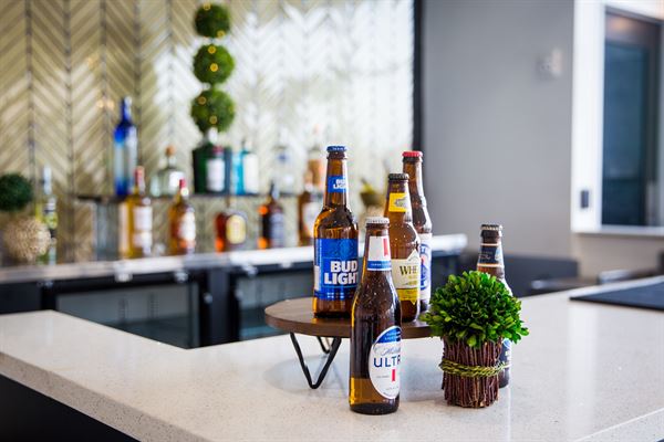 Henry's Place at NICHE