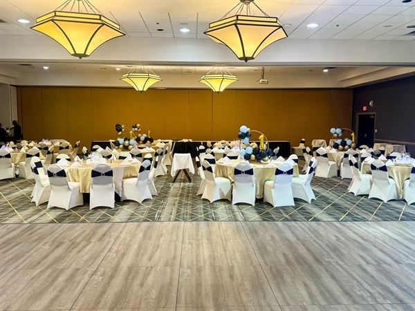 Gateway Hotel & Convention Center