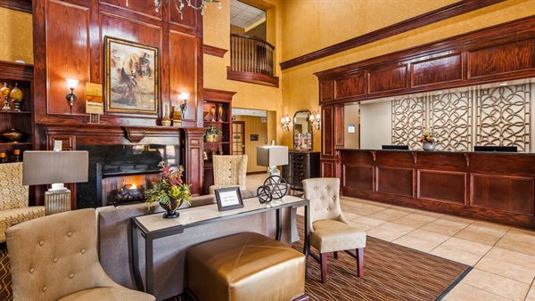 Best Western Plus - Crown Colony Inn & Suites