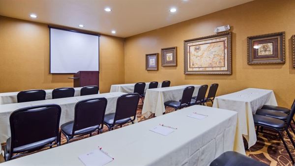 Best Western Plus - Crown Colony Inn & Suites