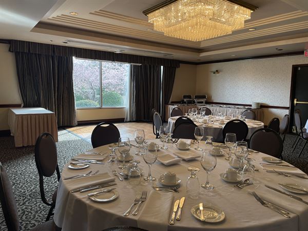 Coast Victoria Hotel & Marina by APA