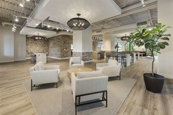 The RoofTop at Crabapple Market