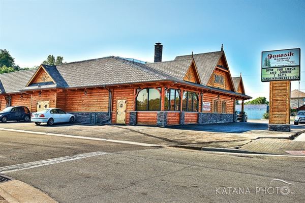 Janosik Banquet & Restaurant