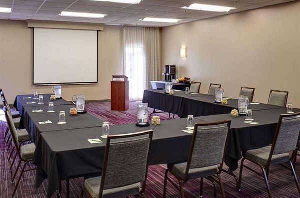 Sonesta Milwaukee Brookfield