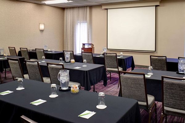 Sonesta Milwaukee Brookfield