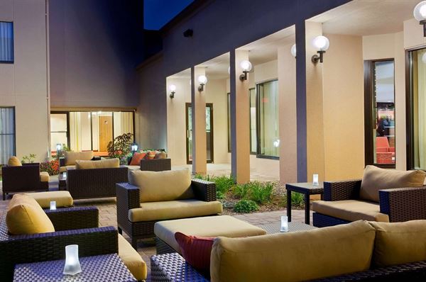 Sonesta Milwaukee Brookfield