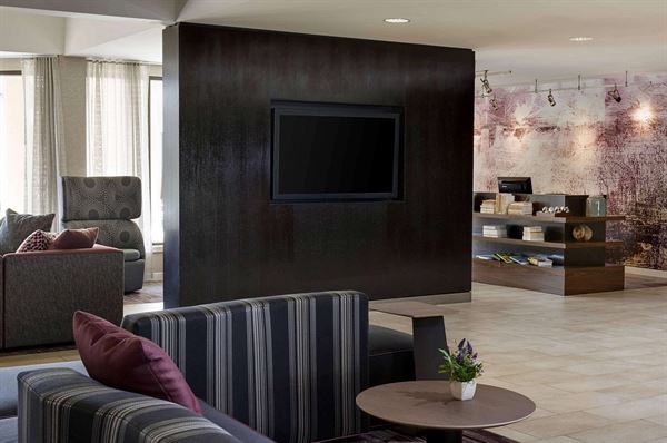 Sonesta Milwaukee Brookfield