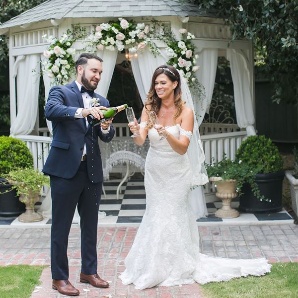 Christmas House Inn & Gardens