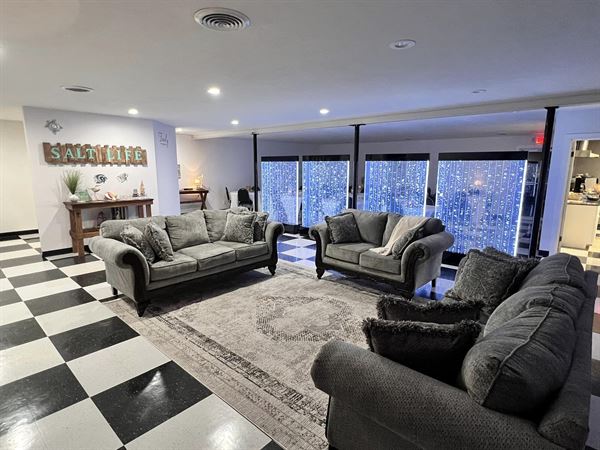 Lumi Ohana (Family Room)