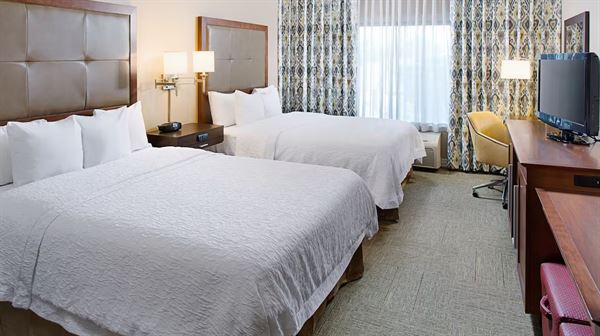 Hampton Inn & Suites Denton