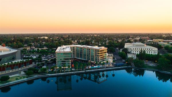 University Plaza Waterfront Hotel