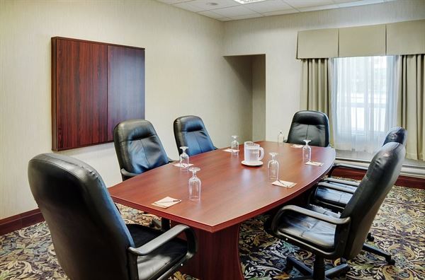 Staybridge Suites Oakville-Burlington