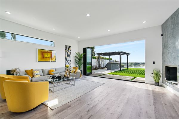 Paradise Mansion with Los Angeles 360 Views