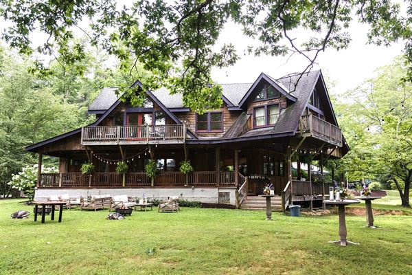 Treska's on Highland Lake