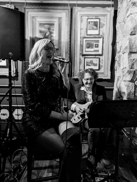 Lea Longo  Live Entertainment