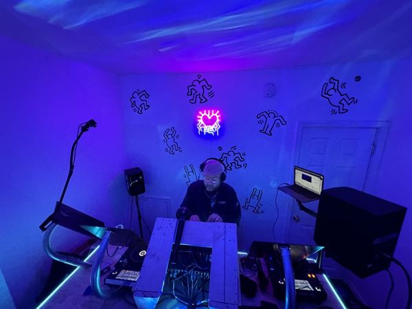 Guthrie Entertainment/Cameron Kelly