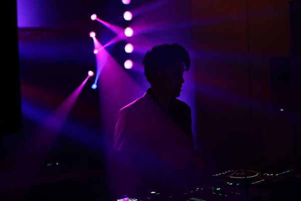 Newswivel DJ Services