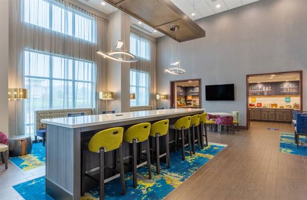 Hampton Inn and Suites Southwest