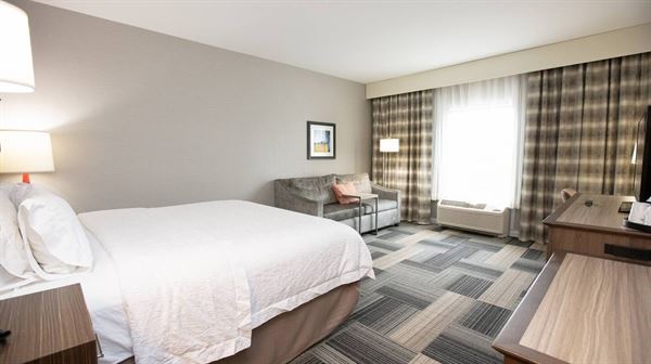 Hampton Inn Oregon - Bay Room