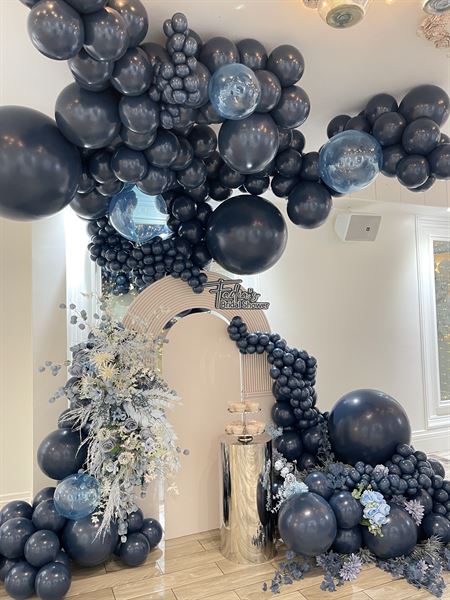 Naisha’s Luxury Balloons