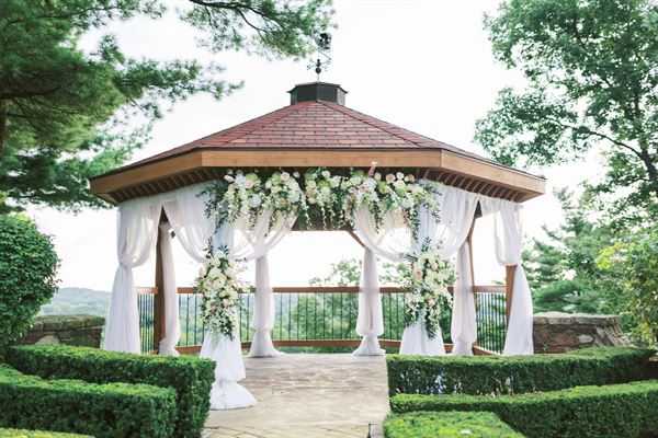 Pine Knob Mansion & Carriage House