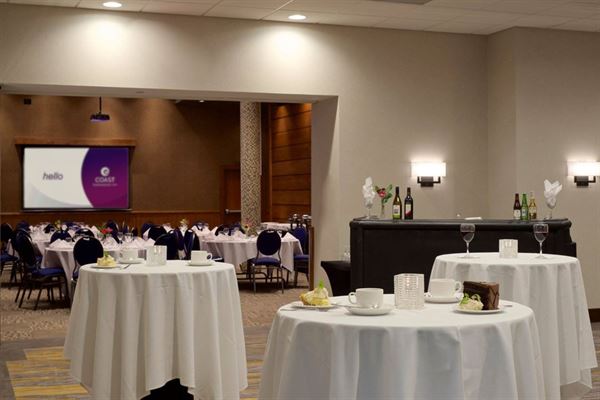 Coast Tsawwassen Inn - Delta