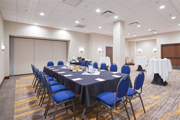 Coast Tsawwassen Inn - Delta